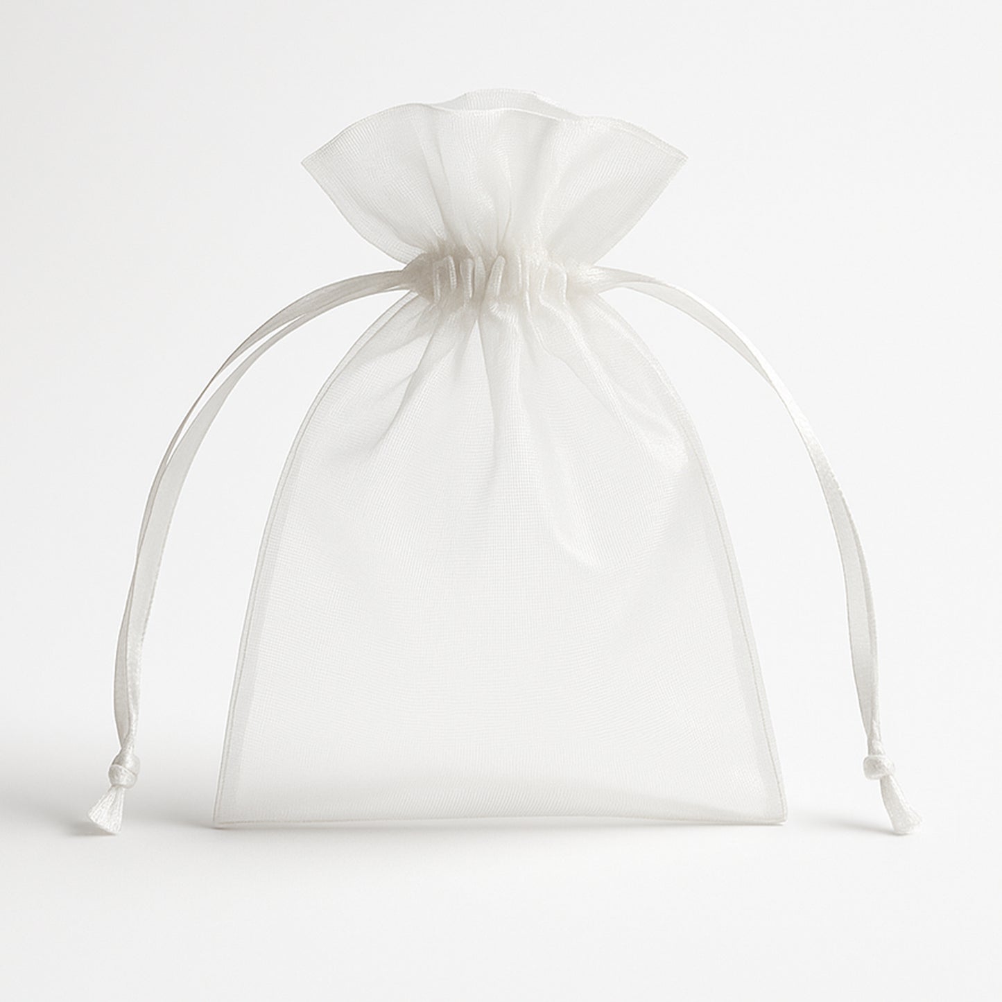 Pochette en satin offerte