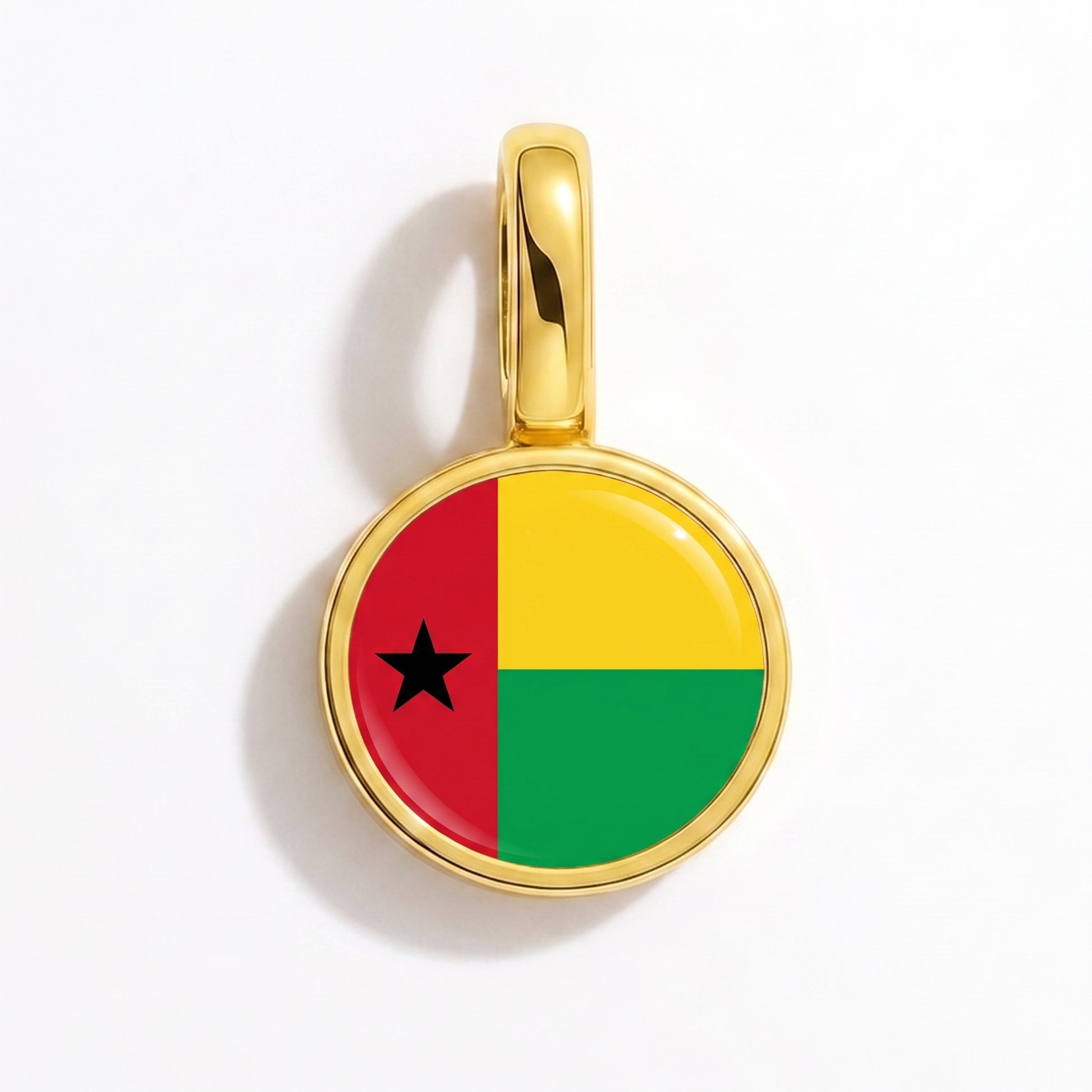 Charm drapeau Guinée-Bissau – rond or