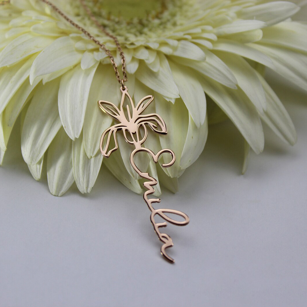 Collier de fleurs de naissance avec nom